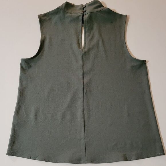 Paper Crane Keyhole Neckline Tank Blouse - Picture 8 of 9